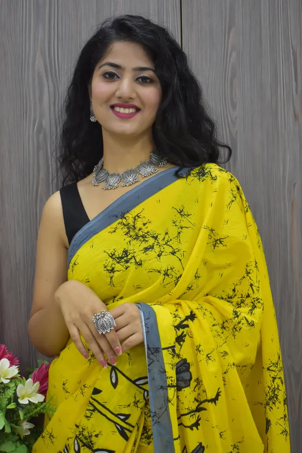 Golden_Bloom_Floral_Printed_Cotton_Saree_with_Grey_Border