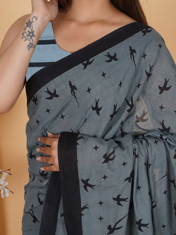 Grey_Bird_Print_Cotton_Saree_with_Black_Border