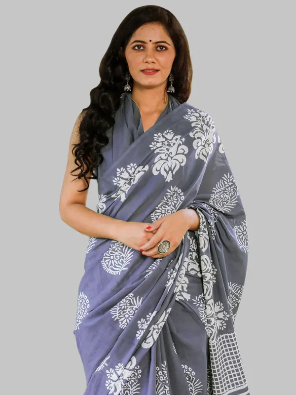 Grey_&_White_Floral_Buta_Printed_Cotton_Saree_|_Elegant_Ethnic_Printed_Saree_for_Women
