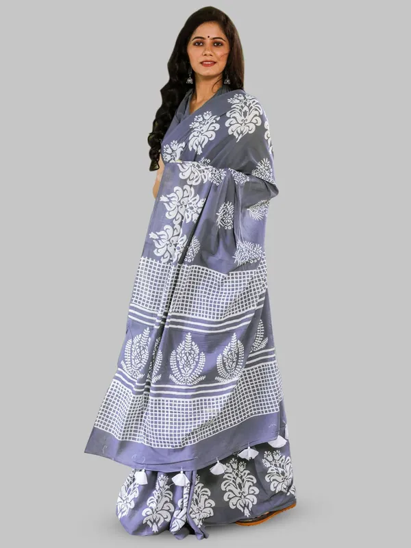 Grey_&_White_Floral_Buta_Printed_Cotton_Saree_|_Elegant_Ethnic_Printed_Saree_for_Women