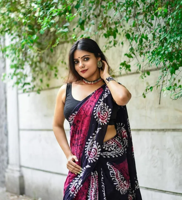 Handcrafted_Magenta_&_Black_Batik_Print_Mulmul_Cotton_Saree_|_Softspun_Fabrics