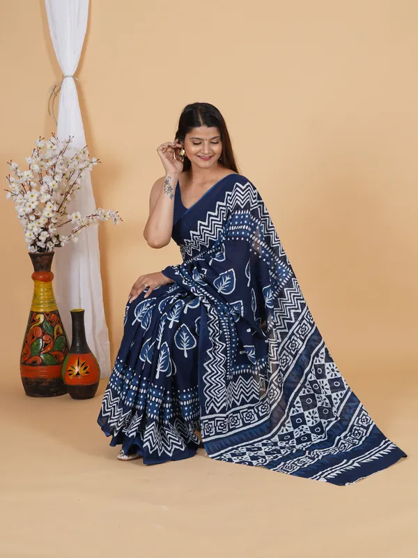 Indigo_Blue_Leaf_Print_Soft_Cotton_Saree_With_Blouse_Piece