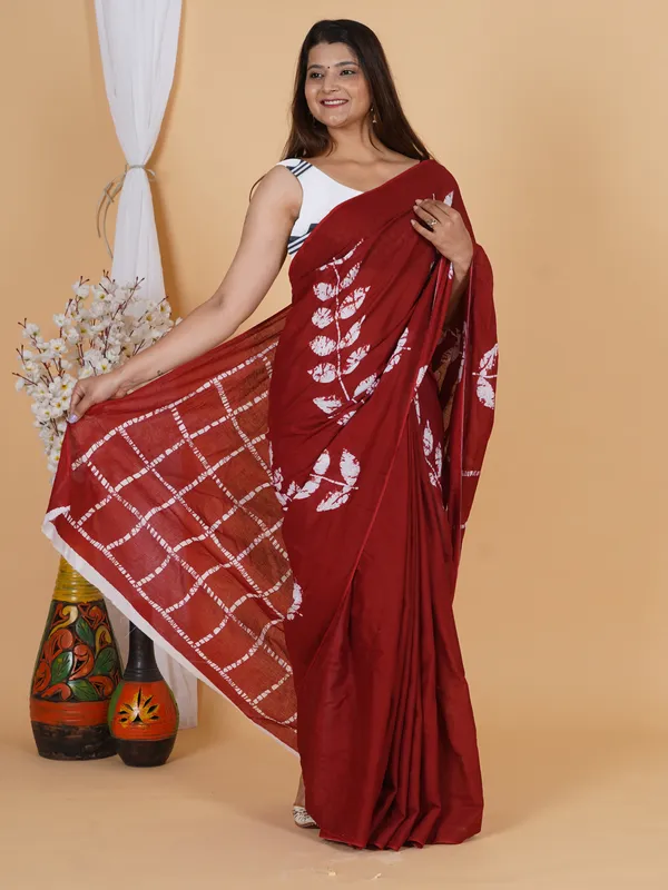 Maroon_Cotton_Bandhani_Style_Printed_Saree_with_White_Paisley_Design