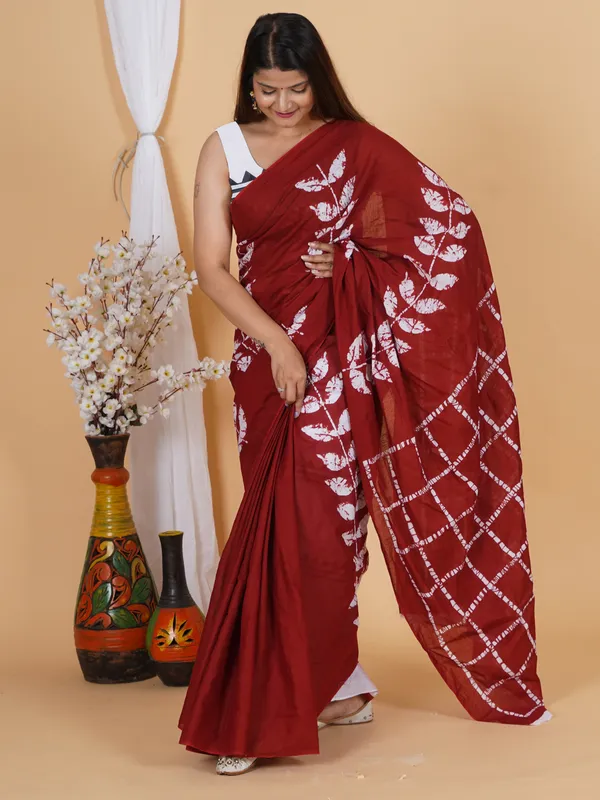 Maroon_Cotton_Bandhani_Style_Printed_Saree_with_White_Paisley_Design
