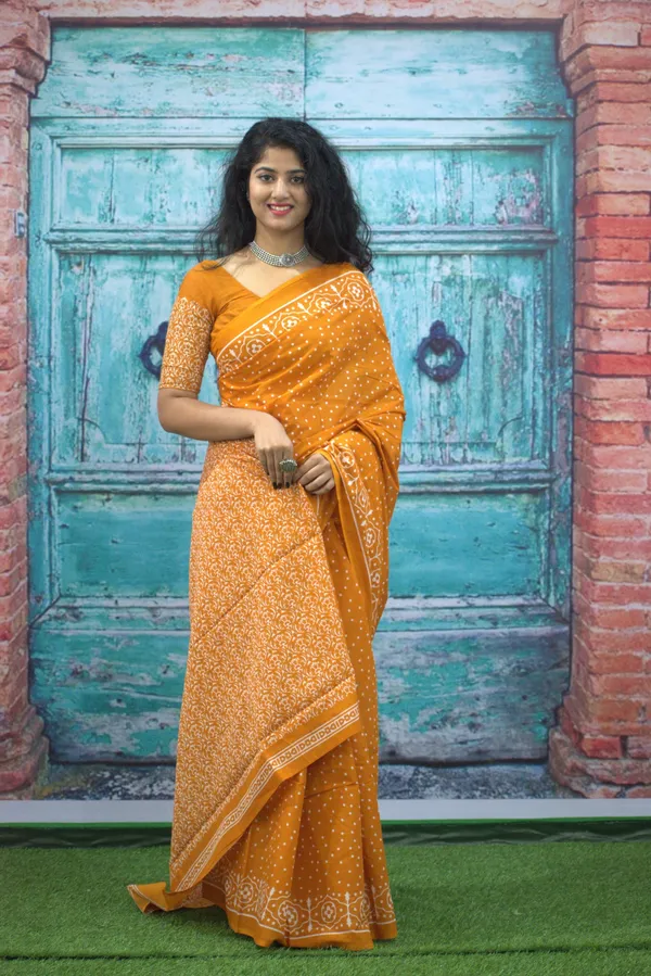 Mustard_Yellow_Ethnic_Printed_Saree_with_Traditional_Border
