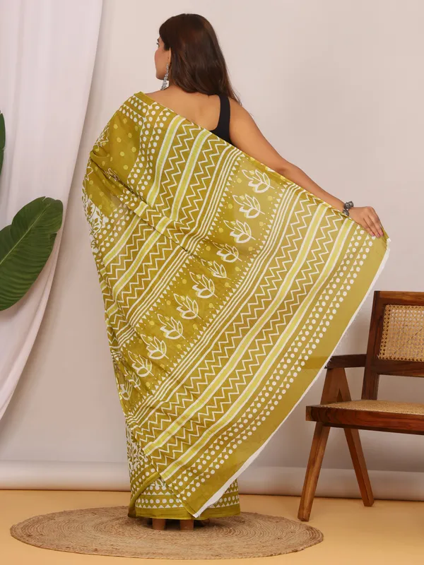 Mustard_Yellow_Floral_Printed_Cotton_Saree_with_Ethnic_Border_|_Elegant_Designer_Saree_for_Women
