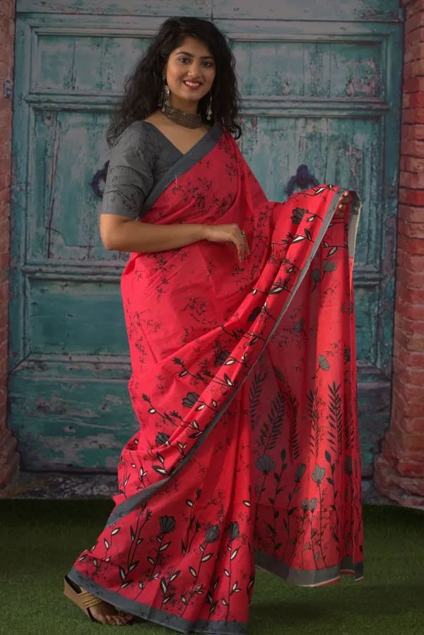 Red_Floral_Printed_Saree_with_Grey_Designer_Border