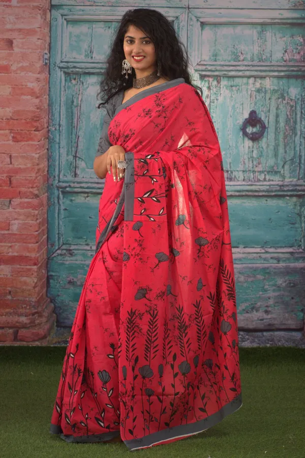 Red_Floral_Printed_Saree_with_Grey_Designer_Border
