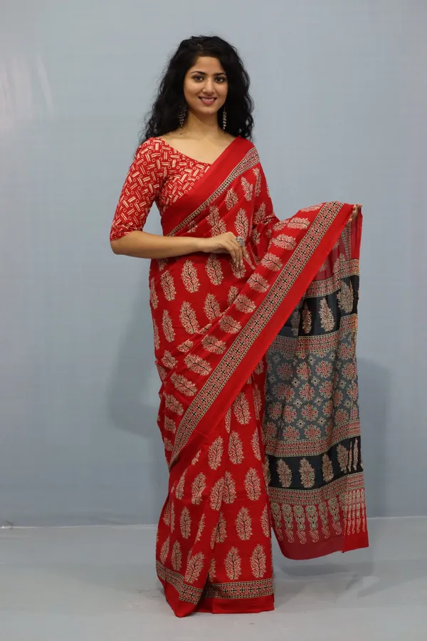 Royal_Red_Ethnic_Printed_Saree_with_Designer_Border