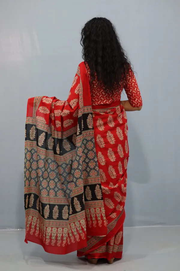 Royal_Red_Ethnic_Printed_Saree_with_Designer_Border