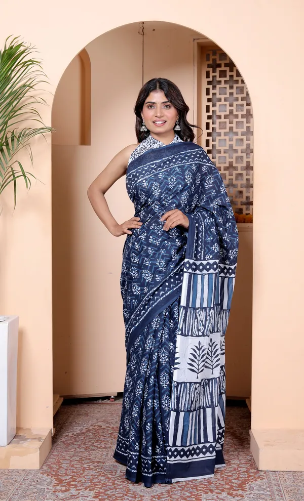 Soft_Mulmul_Cotton_Blue_Printed_Saree_with_Contrast_Designer_Pallu