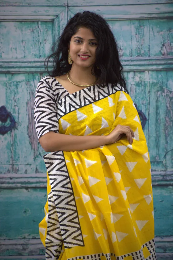 Sunshine_Geometric_Triangle_Print_Mulmul_Cotton_Saree_with_Designer_Pallu