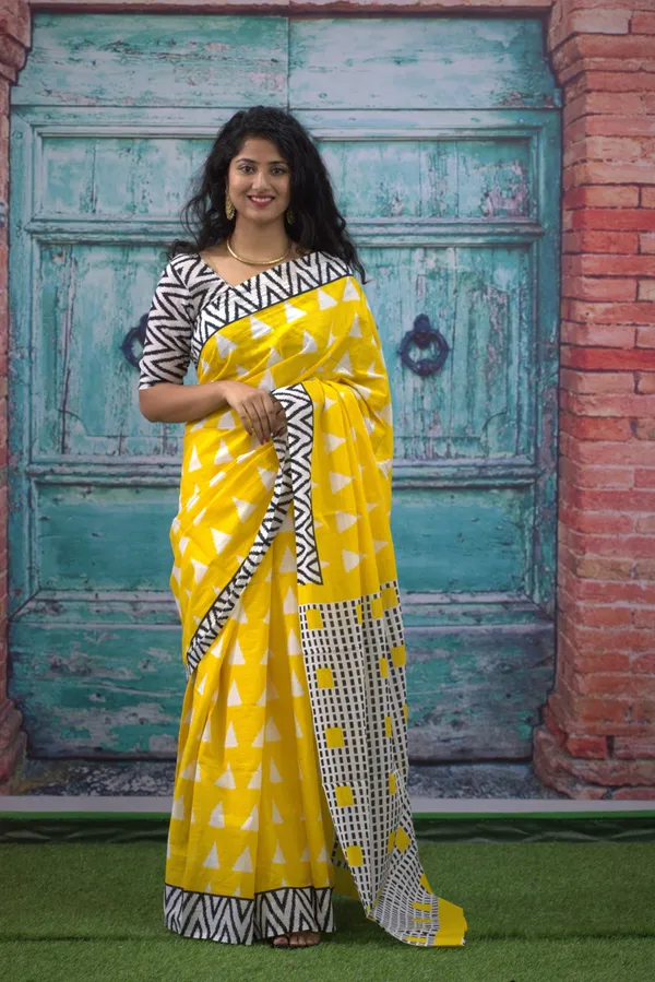 Sunshine_Geometric_Triangle_Print_Mulmul_Cotton_Saree_with_Designer_Pallu