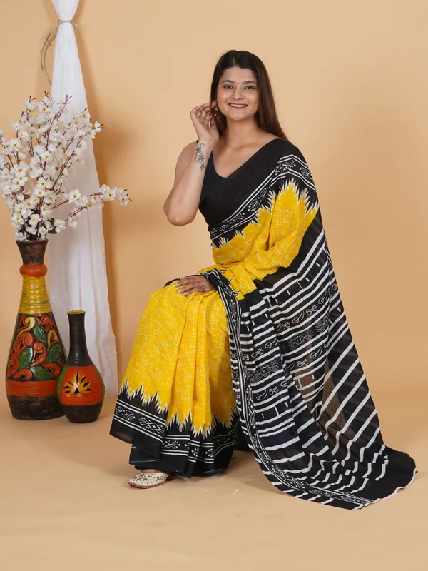 Sunshine_Yellow_Printed_Cotton_Saree_With_Black_Designer_Pallu