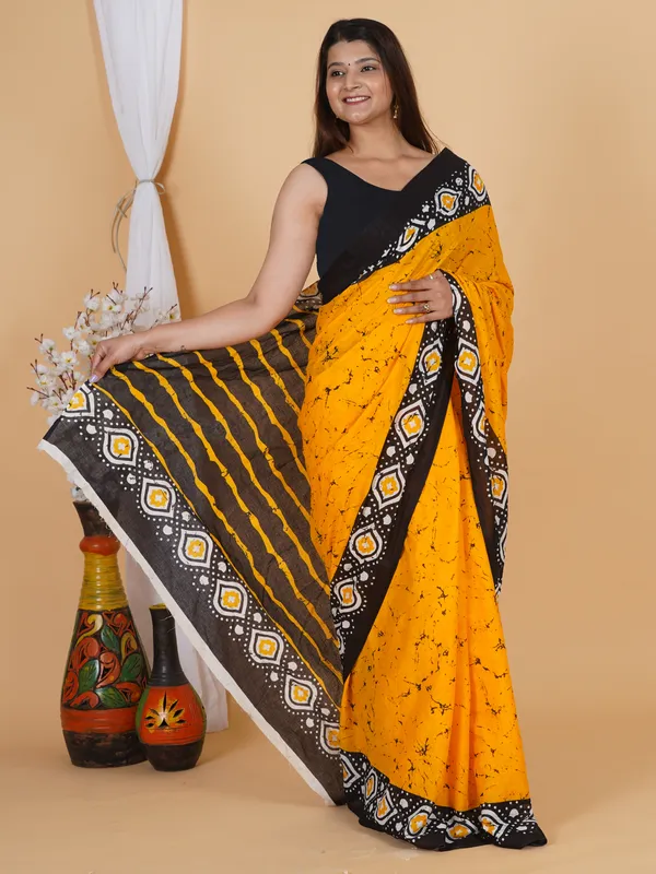 Sunshine_Yellow_&_Black_Half-Half_Printed_Cotton_Saree