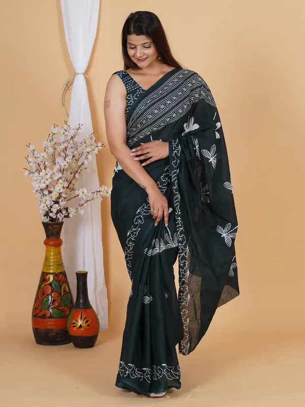Women’s_Dark_Green_Hand_Block_Print_Cotton_Saree_with_White_Floral_Border