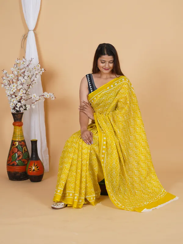 Yellow_Floral_Print_Cotton_Saree_with_Contrast_Border