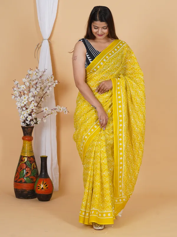 Yellow_Floral_Print_Cotton_Saree_with_Contrast_Border