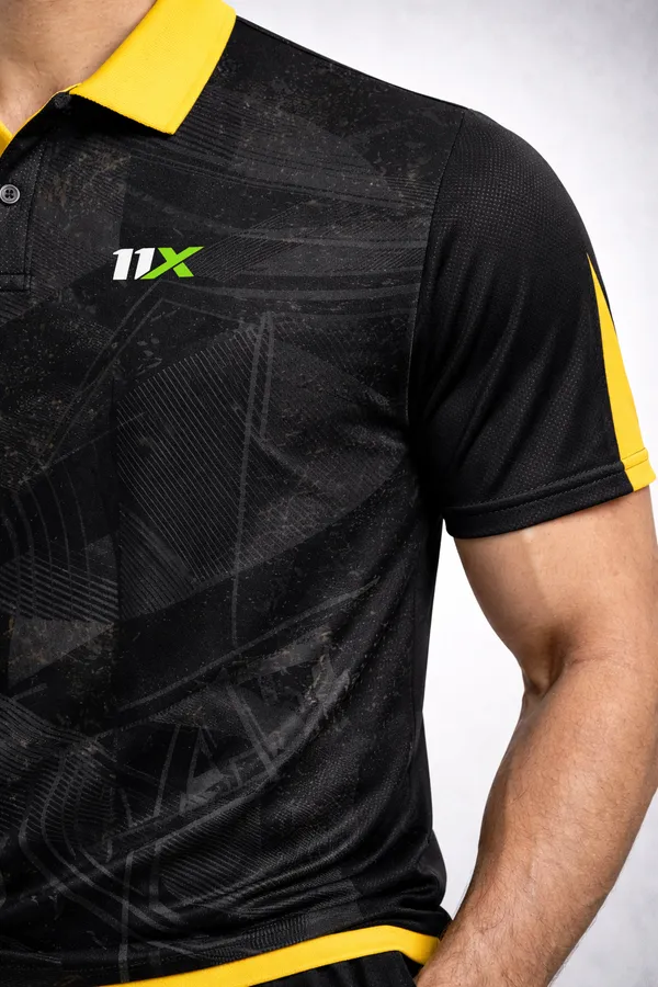 Black_Polyester_And_Lycra_T_Shirt_For_Men