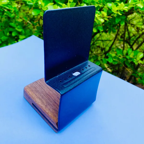Arlo_Smartphone_Dock_Stand