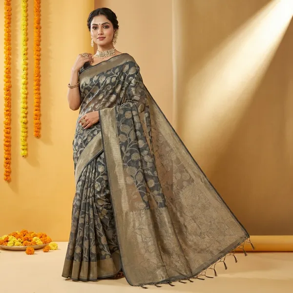 Grey_And_Gold_Elegant_Banarasi_Silk_Saree_With_Floral_Weave