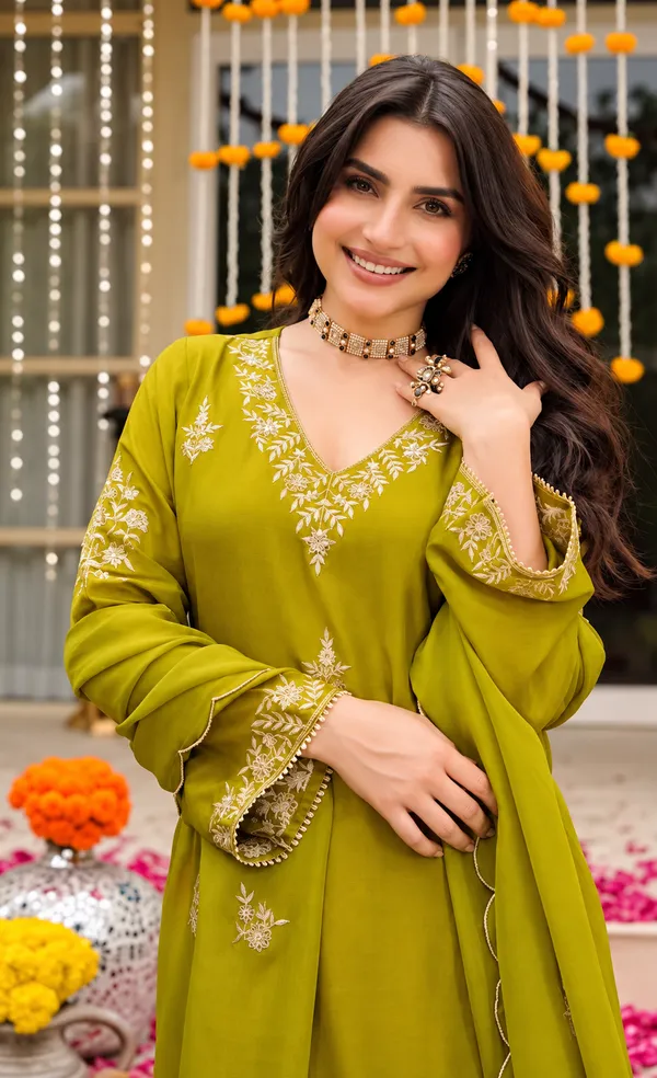 Trending_Anika_Green_Women's_Kurta_Pant_Set_With_Dupatta