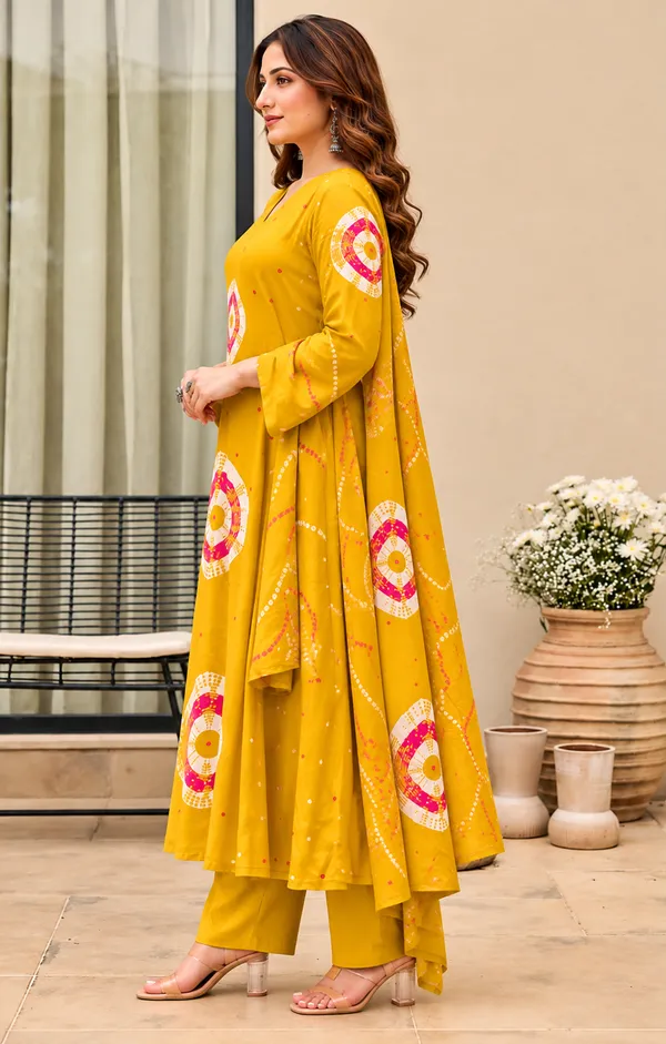 Trending_Women's_Siani_yellow_Kurta_Pant_Set_With_Dupatta