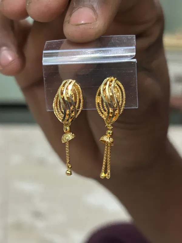 Gold_Brass_Drop_Earrings_For_Women