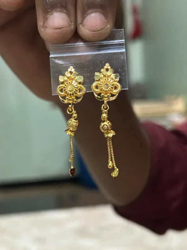 Gold_Brass_Drop_Earrings_For_Women