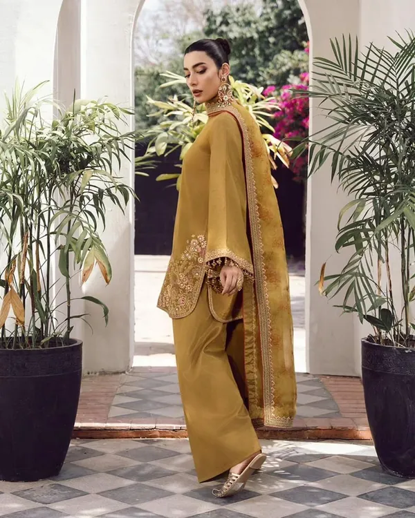 Mehndi_Cotton_Premium_&_Fancy_Design_Kurti_And_Pant_Set_For_Women