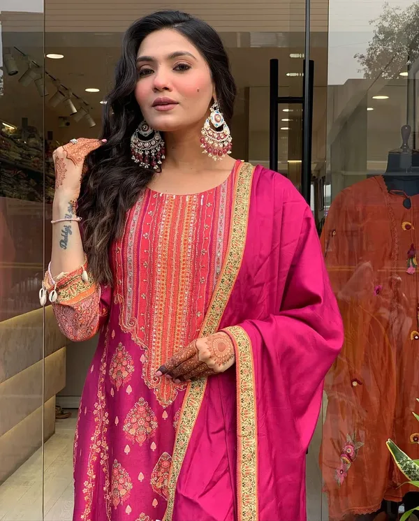 Pink_Pure_Vichitra_Premium_&_Fancy_Design_Kurta_Set_For_Women