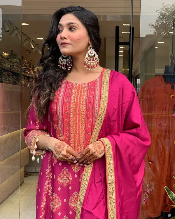 Pink_Pure_Vichitra_Premium_&_Fancy_Design_Kurta_Set_For_Women