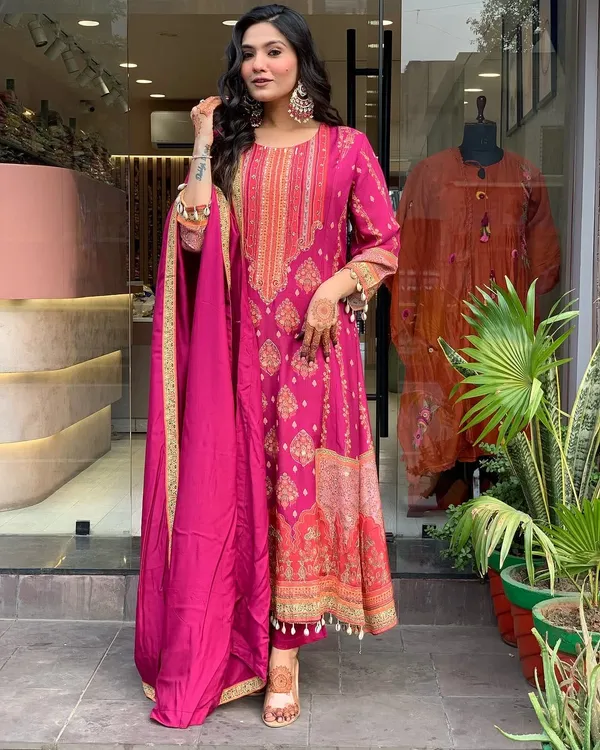 Pink_Pure_Vichitra_Premium_&_Fancy_Design_Kurta_Set_For_Women