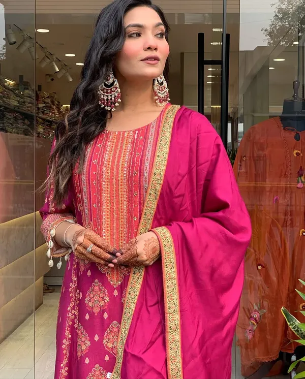 Pink_Pure_Vichitra_Premium_&_Fancy_Design_Kurta_Set_For_Women