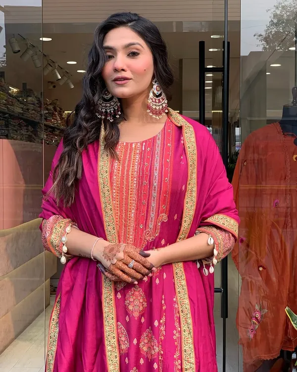 Pink_Pure_Vichitra_Premium_&_Fancy_Design_Kurta_Set_For_Women