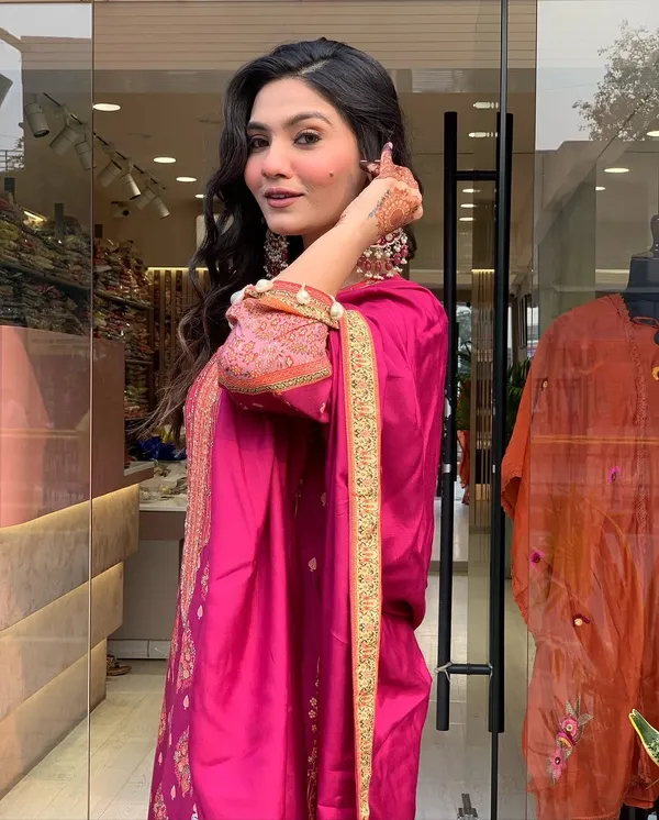 Pink_Pure_Vichitra_Premium_&_Fancy_Design_Kurta_Set_For_Women