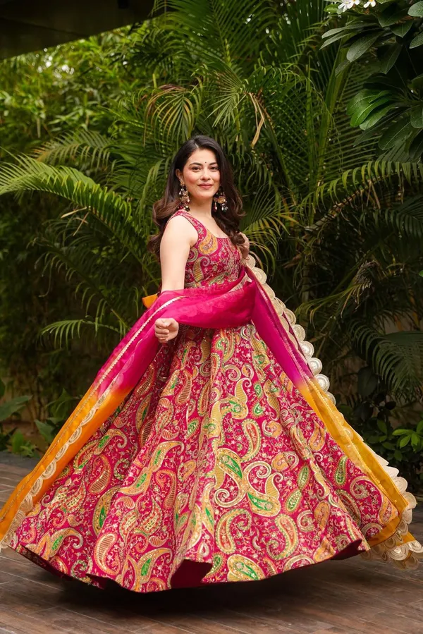 Pink_Organza_Premium_&_Fancy_Design_Anarkali_Set_For_Women