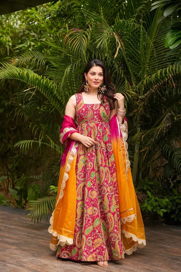 Pink_Organza_Premium_&_Fancy_Design_Anarkali_Set_For_Women