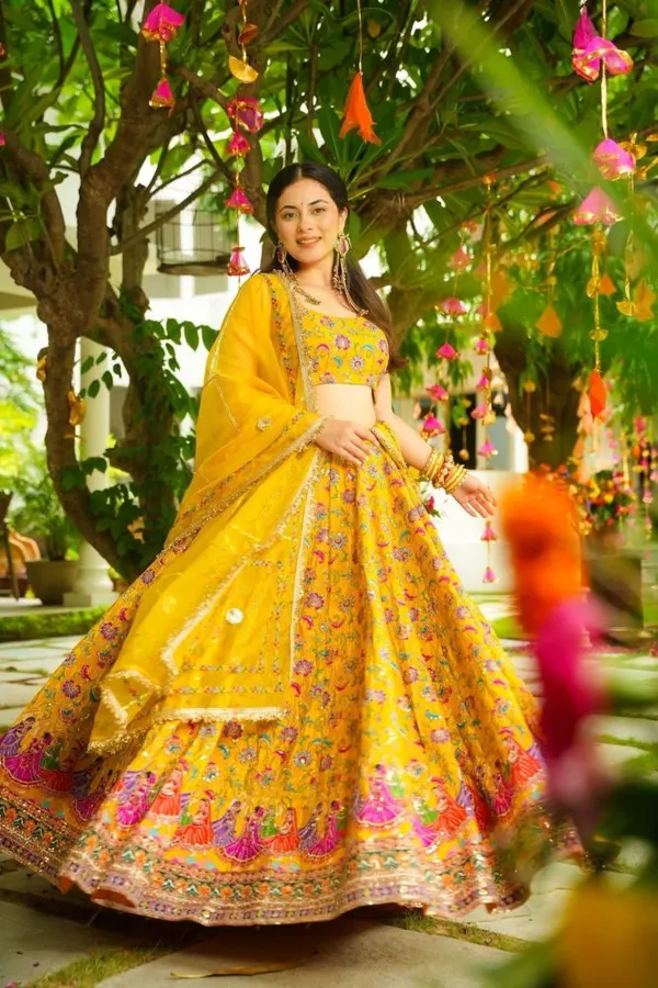Yellow_Crepe_Premium_&_Fancy_Design_Lehenga_Set_For_Women