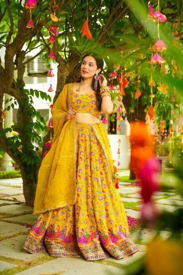 Yellow_Crepe_Premium_&_Fancy_Design_Lehenga_Set_For_Women