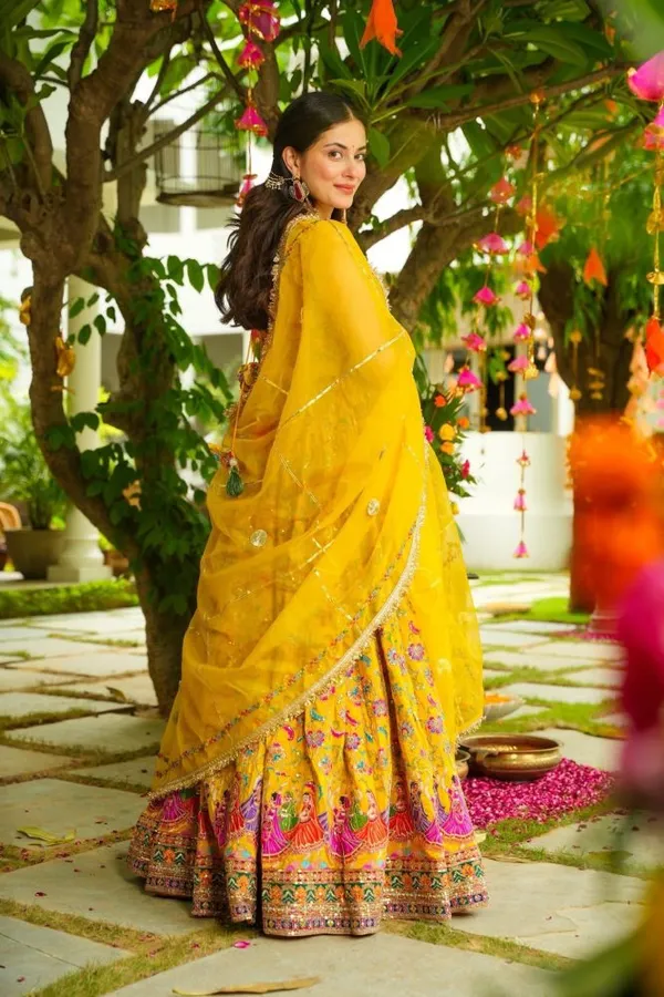 Yellow_Crepe_Premium_&_Fancy_Design_Lehenga_Set_For_Women