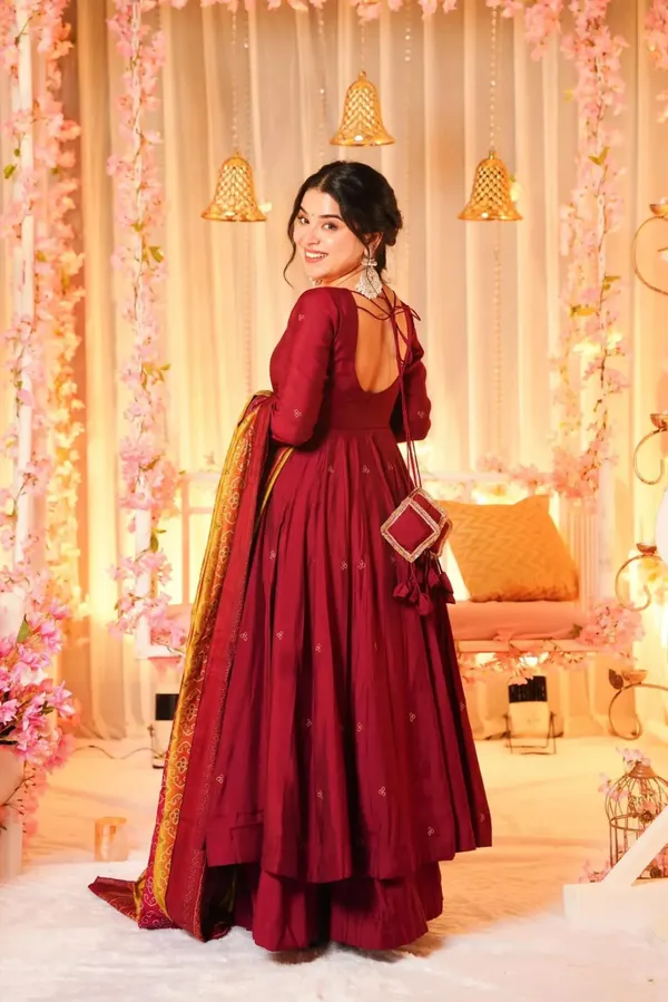 Red_Organza_Premium_&_Fancy_Design_Anarkali_Set_For_Women