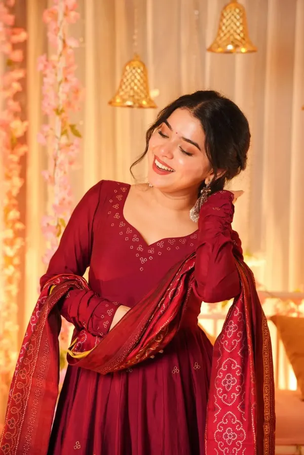 Red_Organza_Premium_&_Fancy_Design_Anarkali_Set_For_Women