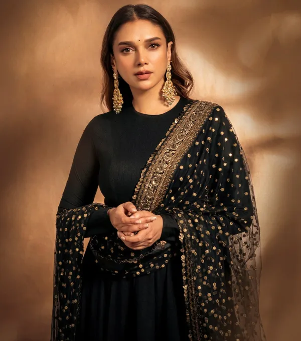 Black_Blooming_Premium_&_Fancy_Design_Anarkali_Set_For_Women
