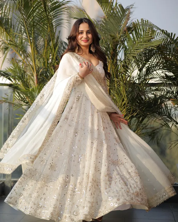White_Cotton_Premium_&_Fancy_Design_Anarkali_Set_For_Women