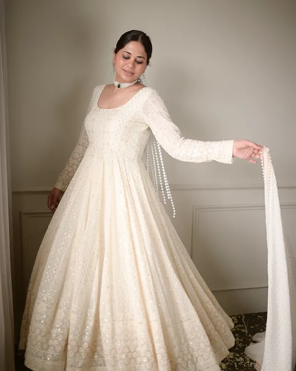 White_Blooming_Premium_&_Fancy_Design_Anarkali_Set_For_Women