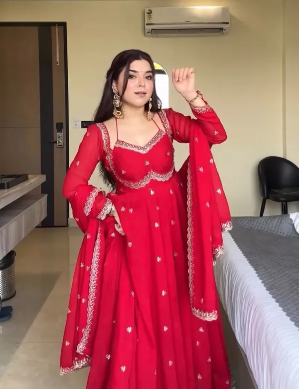 Red_Blooming_Premium_&_Fancy_Design_Suit_Set_For_Women