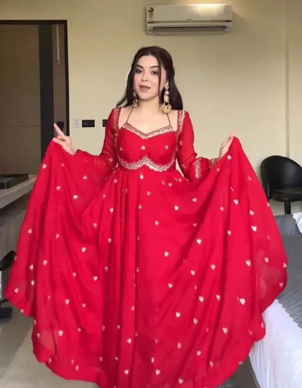 Red_Blooming_Premium_&_Fancy_Design_Suit_Set_For_Women