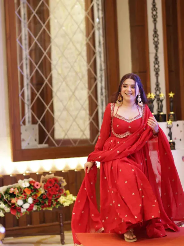 Red_Blooming_Premium_&_Fancy_Design_Suit_Set_For_Women