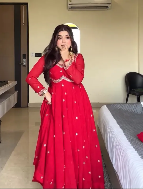 Red_Blooming_Premium_&_Fancy_Design_Suit_Set_For_Women